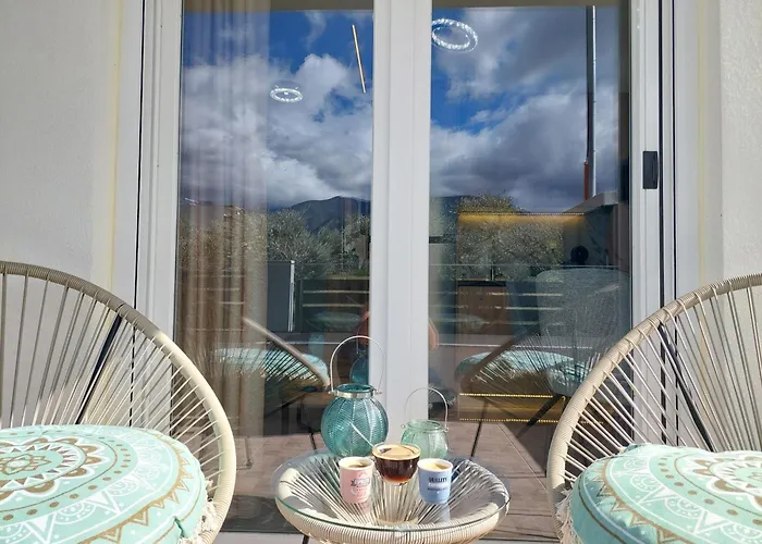 The Infinity Blue Daire *